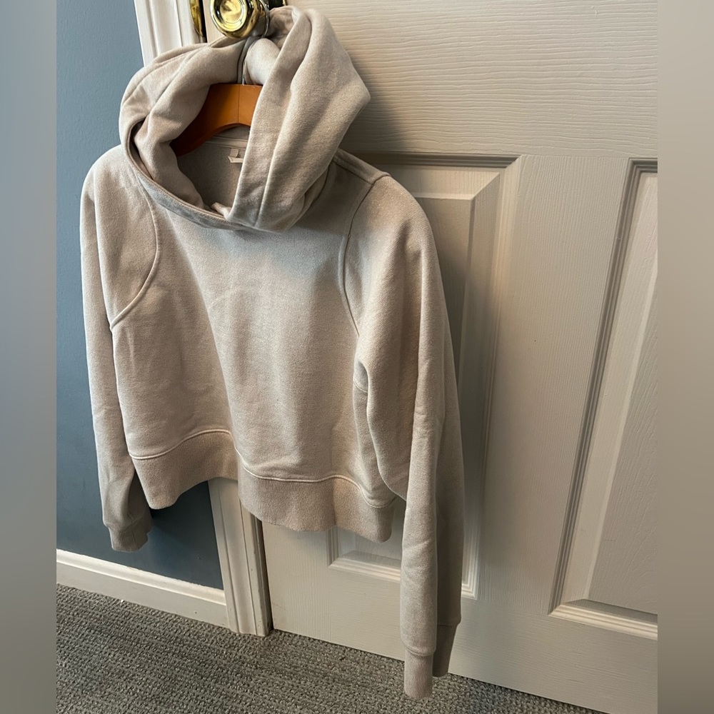 Lululemon loungeful cropped hoodie in Beige with sparkle. Size 6.